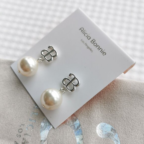 Alicia Bonnie Silver White Pearl Devotion Earrings NEW - Picture 2 of 3